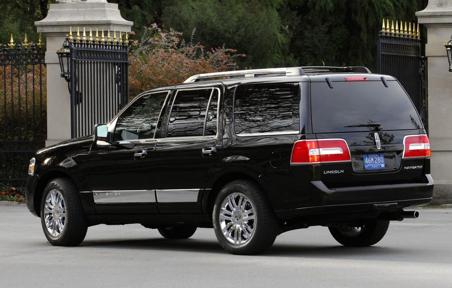  Lincoln Navigator 2006 года  (фото 40 из 82)
